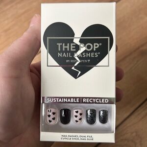 Red Aspen Nail Dashes